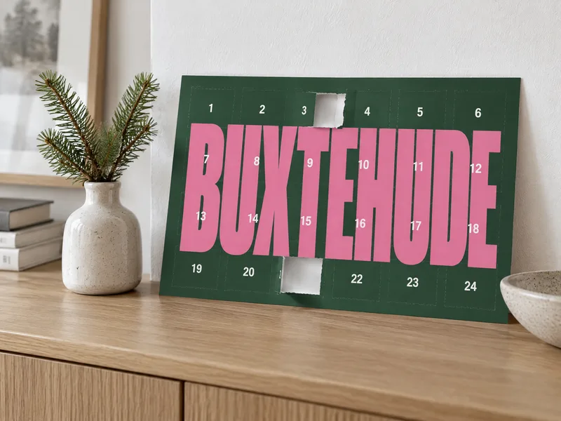 Auf dem Sideboard in einer hellen Wohnung